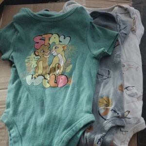 🌟 Stay Wild Kids Onesie Bundle | Green & Gray | Size 6/9 Months | Fun Prints!